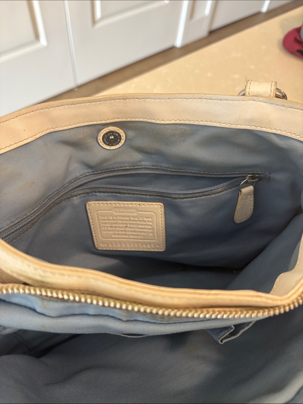 Coach Brown Signature Canvas Shoulder Bag with Cream Trim - Picture 3 of 7